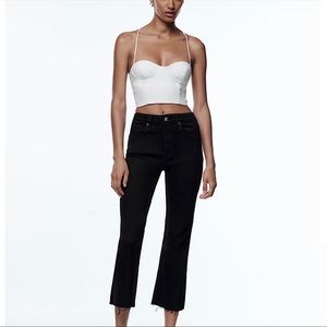SZ 8 NWT Zara Jeans | Zara Mid-Rise Cropped Flare Denim in Black | New With Tags